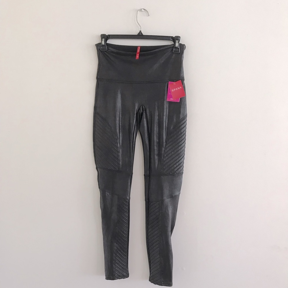 SPANX 20136R Very Black faux leather  leggings